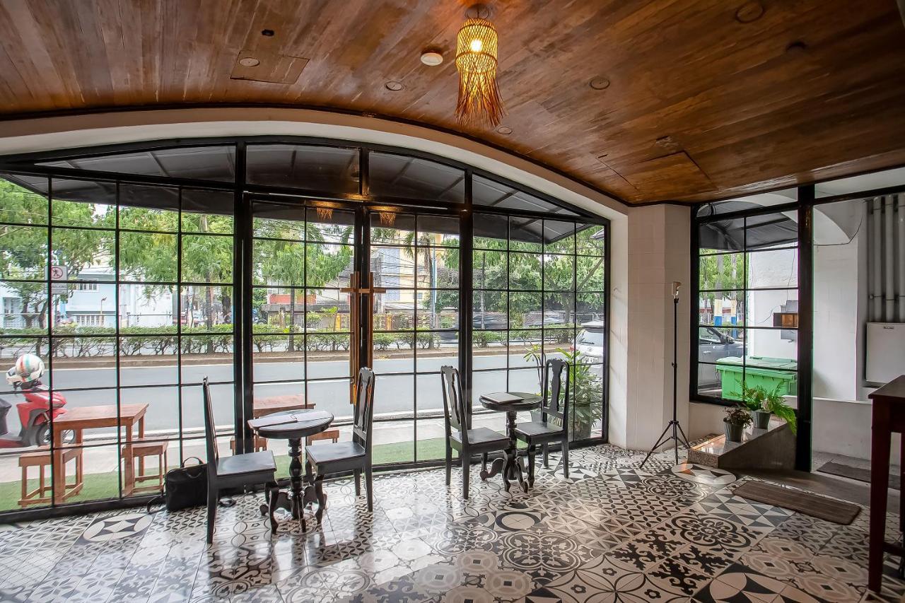 Oyo 821 Connector Hostel Makati City Екстер'єр фото