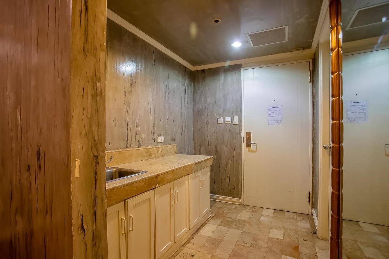 Oyo 821 Connector Hostel Makati City Екстер'єр фото