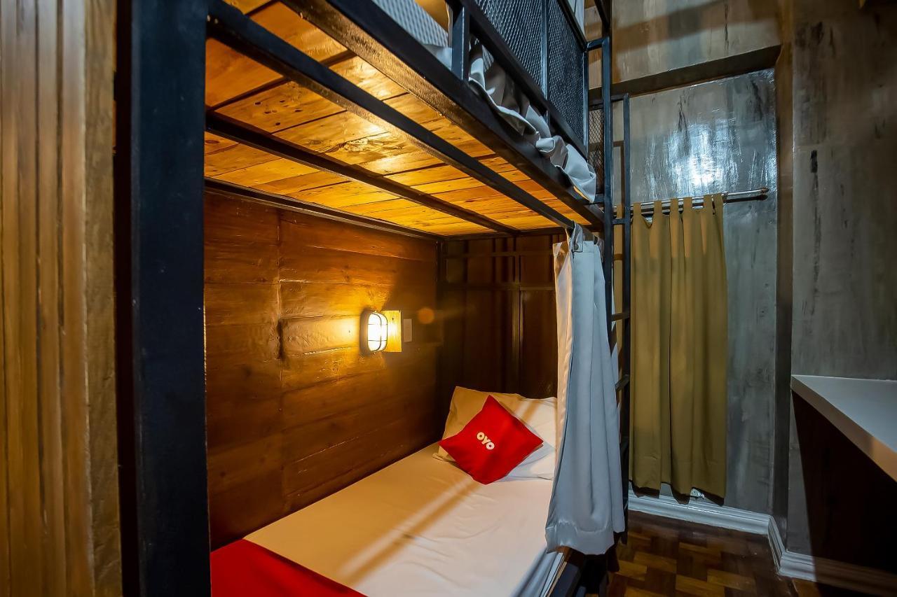 Oyo 821 Connector Hostel Makati City Екстер'єр фото