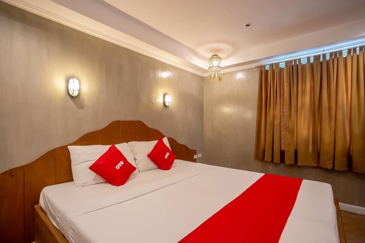 Oyo 821 Connector Hostel Makati City Екстер'єр фото