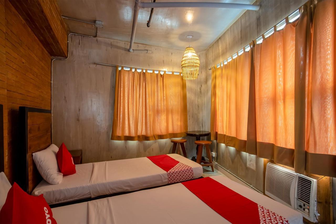 Oyo 821 Connector Hostel Makati City Екстер'єр фото