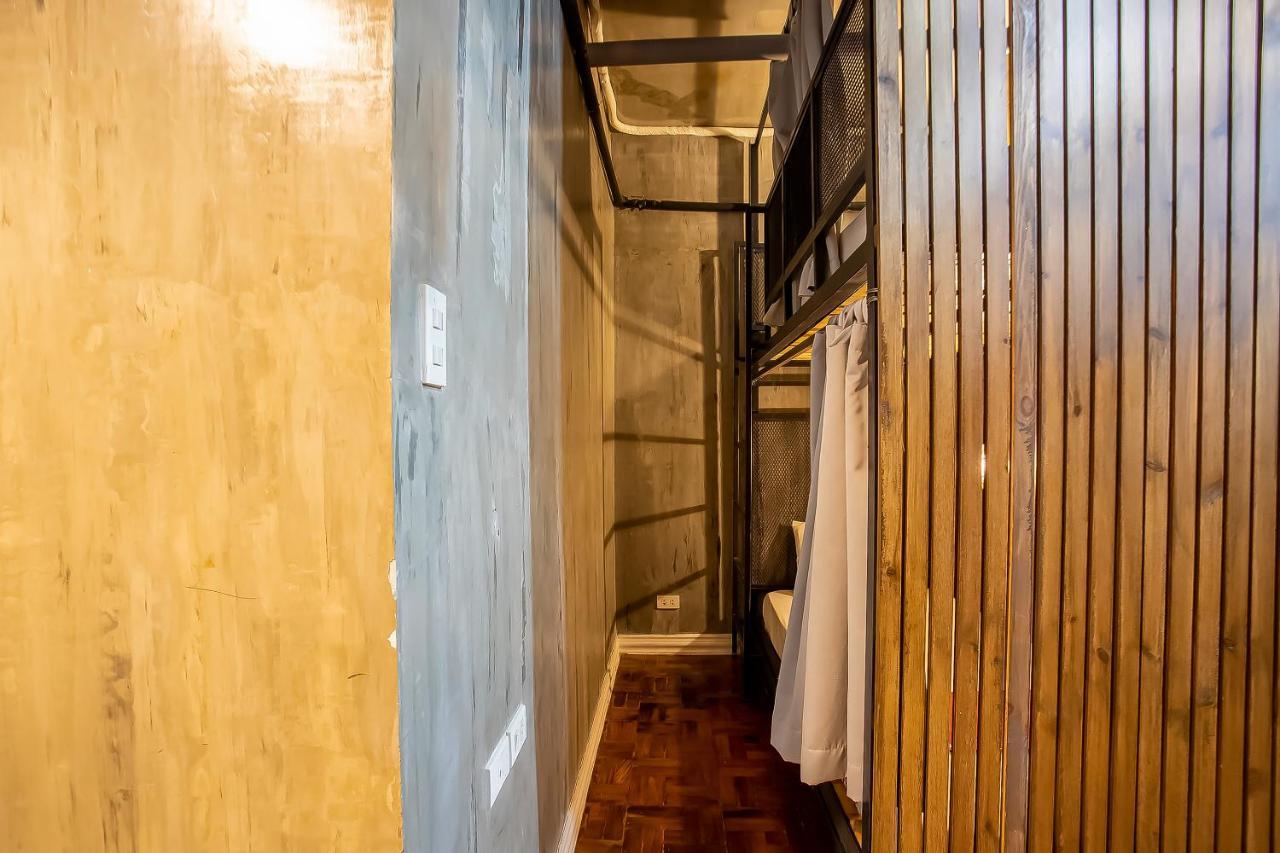 Oyo 821 Connector Hostel Makati City Екстер'єр фото