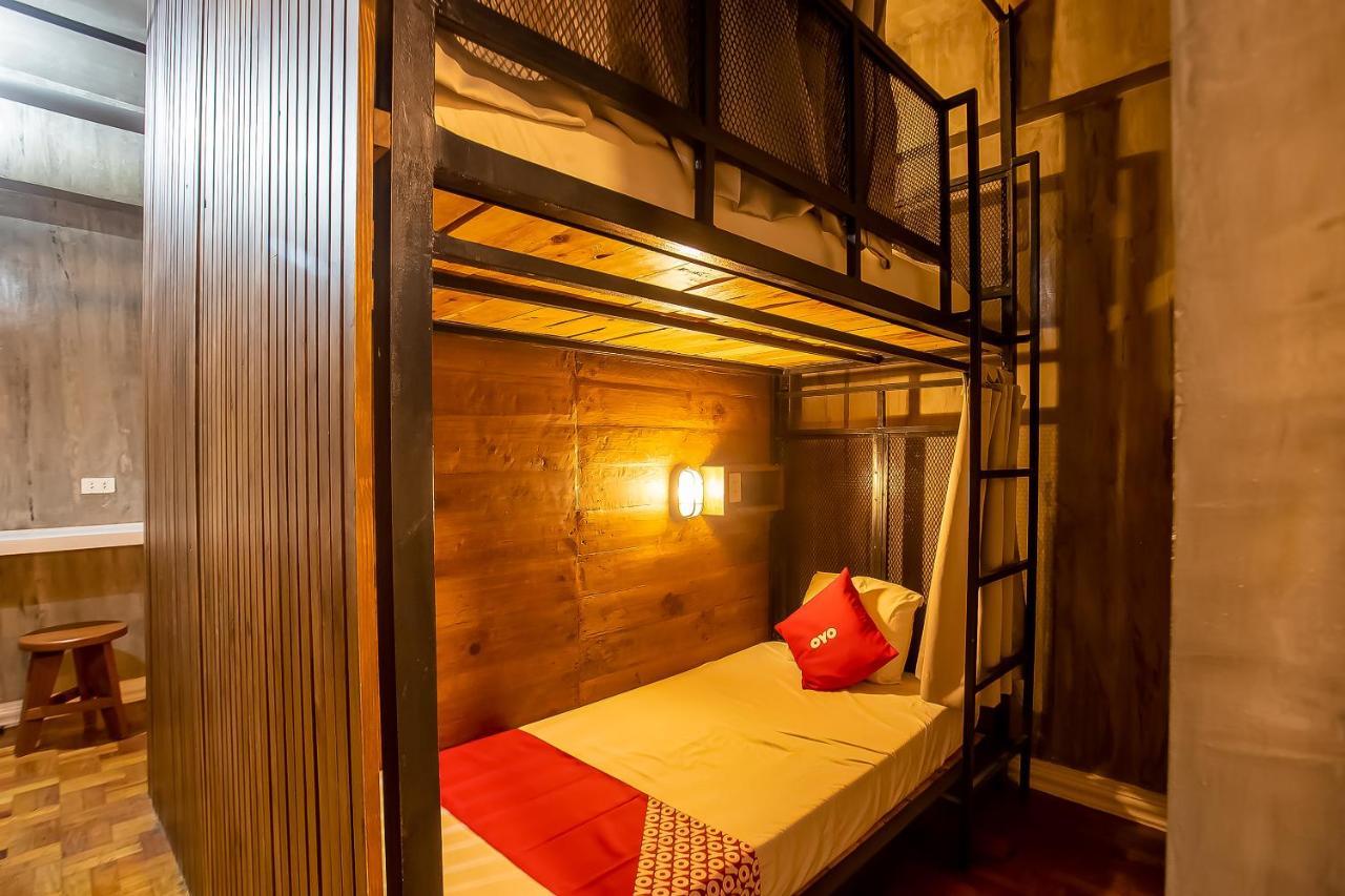 Oyo 821 Connector Hostel Makati City Екстер'єр фото