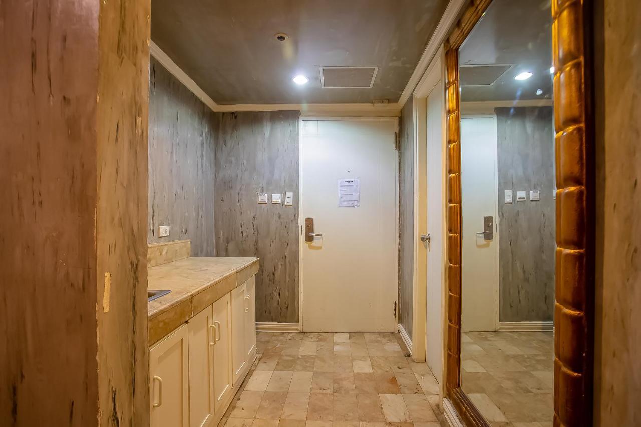 Oyo 821 Connector Hostel Makati City Екстер'єр фото