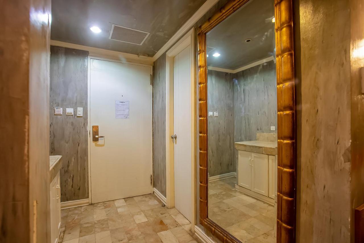 Oyo 821 Connector Hostel Makati City Екстер'єр фото