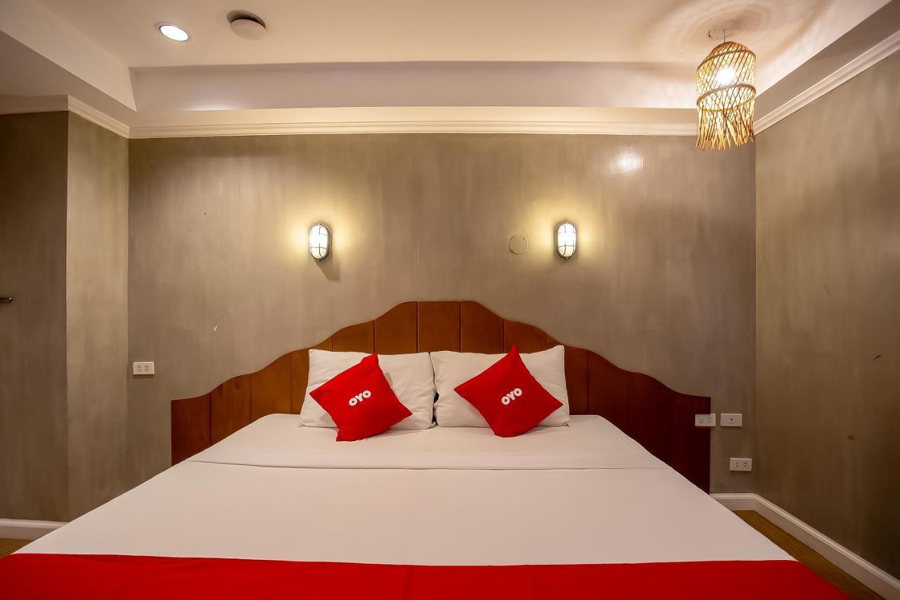 Oyo 821 Connector Hostel Makati City Екстер'єр фото