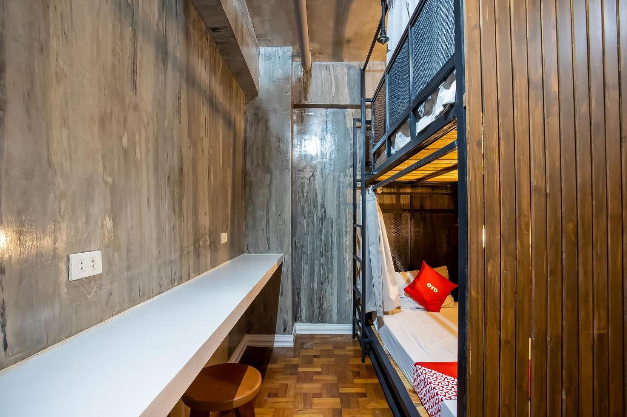 Oyo 821 Connector Hostel Makati City Екстер'єр фото