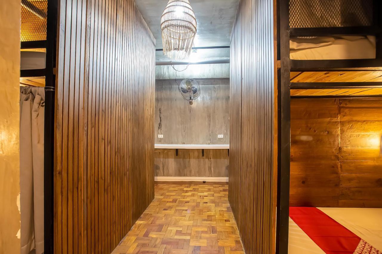 Oyo 821 Connector Hostel Makati City Екстер'єр фото